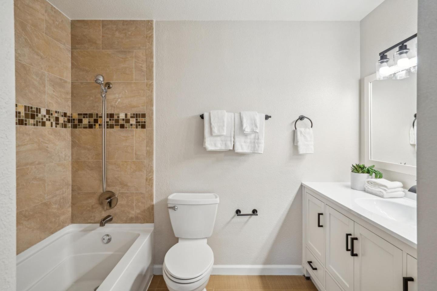 Detail Gallery Image 34 of 58 For 6274 Joaquin Murieta Ave a,  Newark,  CA 94560 - 2 Beds | 1/1 Baths