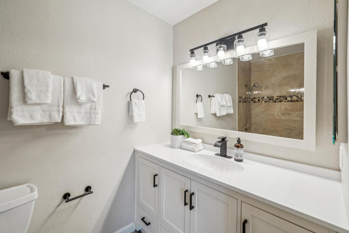 Detail Gallery Image 37 of 58 For 6274 Joaquin Murieta Ave a,  Newark,  CA 94560 - 2 Beds | 1/1 Baths