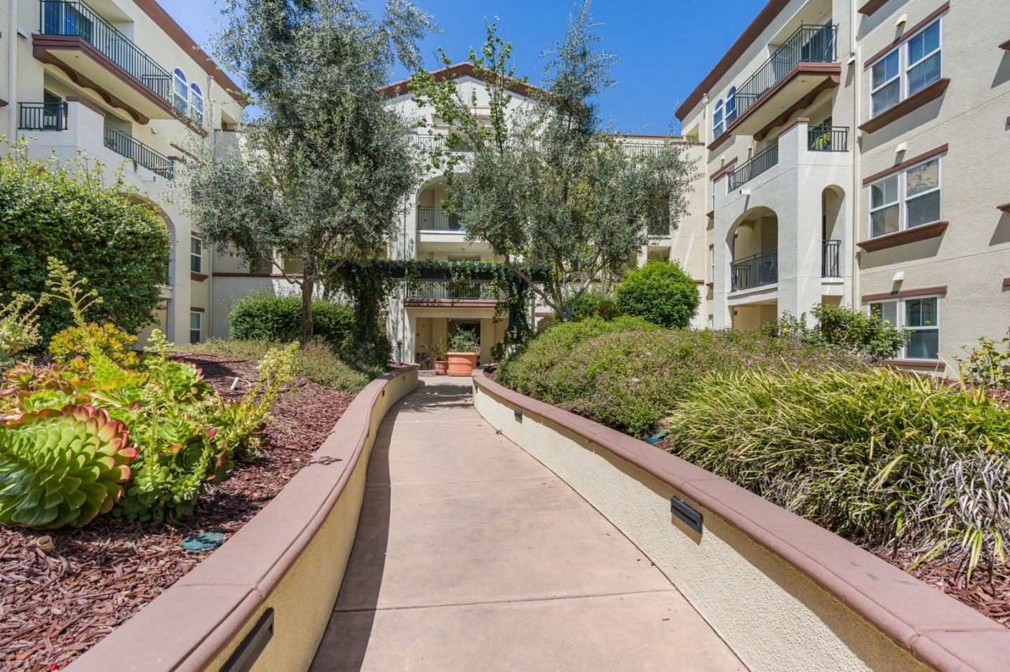 Detail Gallery Image 7 of 48 For 800 S Abel St #403,  Milpitas,  CA 95035 - 3 Beds | 2 Baths