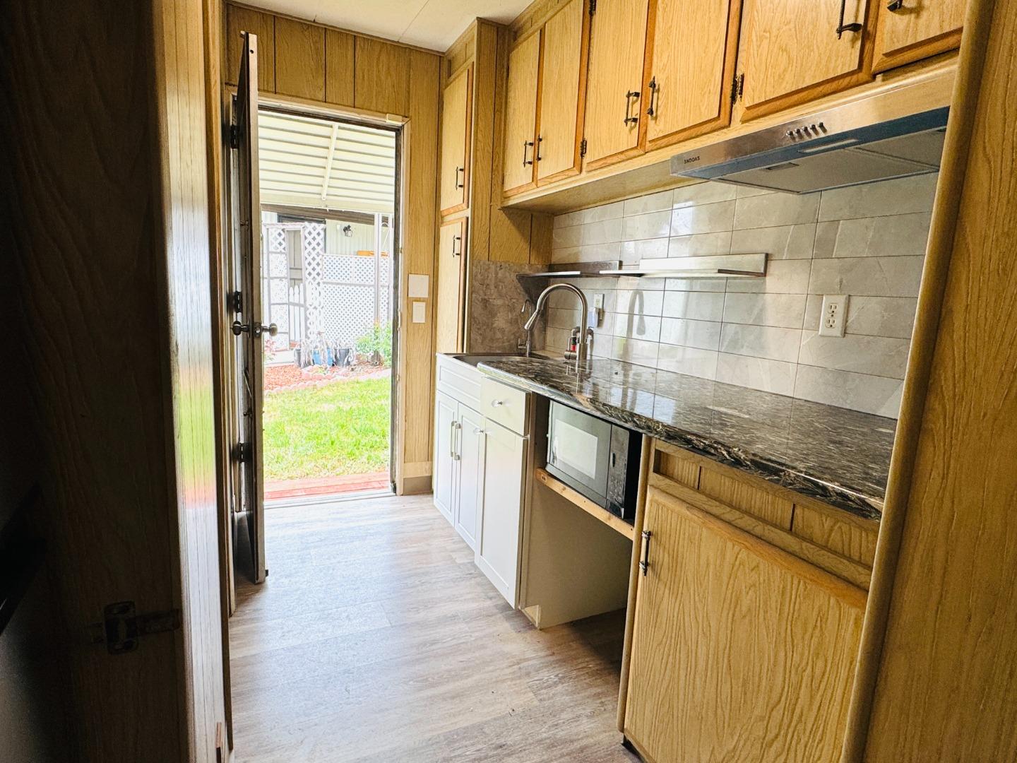 Detail Gallery Image 10 of 15 For 192 Hawaii Cir #192,  Union City,  CA 94587 - 2 Beds | 2 Baths