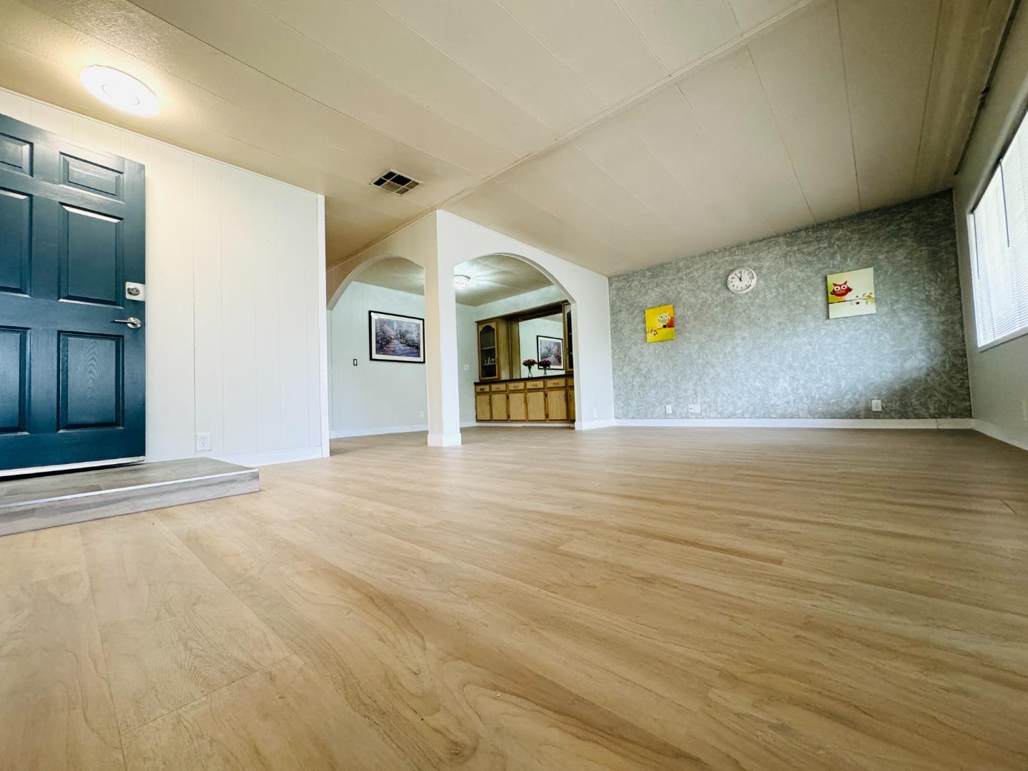 Detail Gallery Image 3 of 15 For 192 Hawaii Cir #192,  Union City,  CA 94587 - 2 Beds | 2 Baths