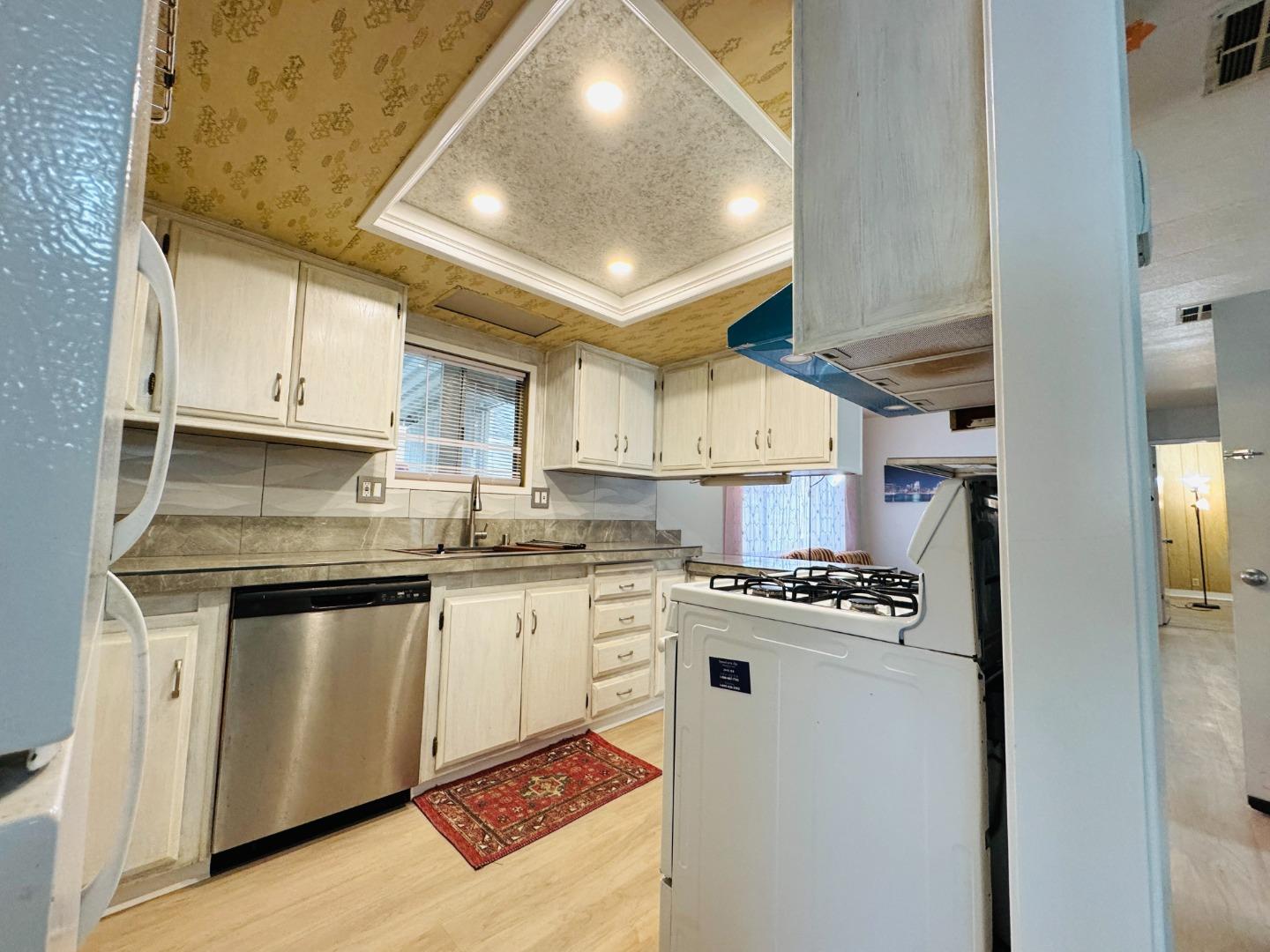 Detail Gallery Image 6 of 15 For 192 Hawaii Cir #192,  Union City,  CA 94587 - 2 Beds | 2 Baths