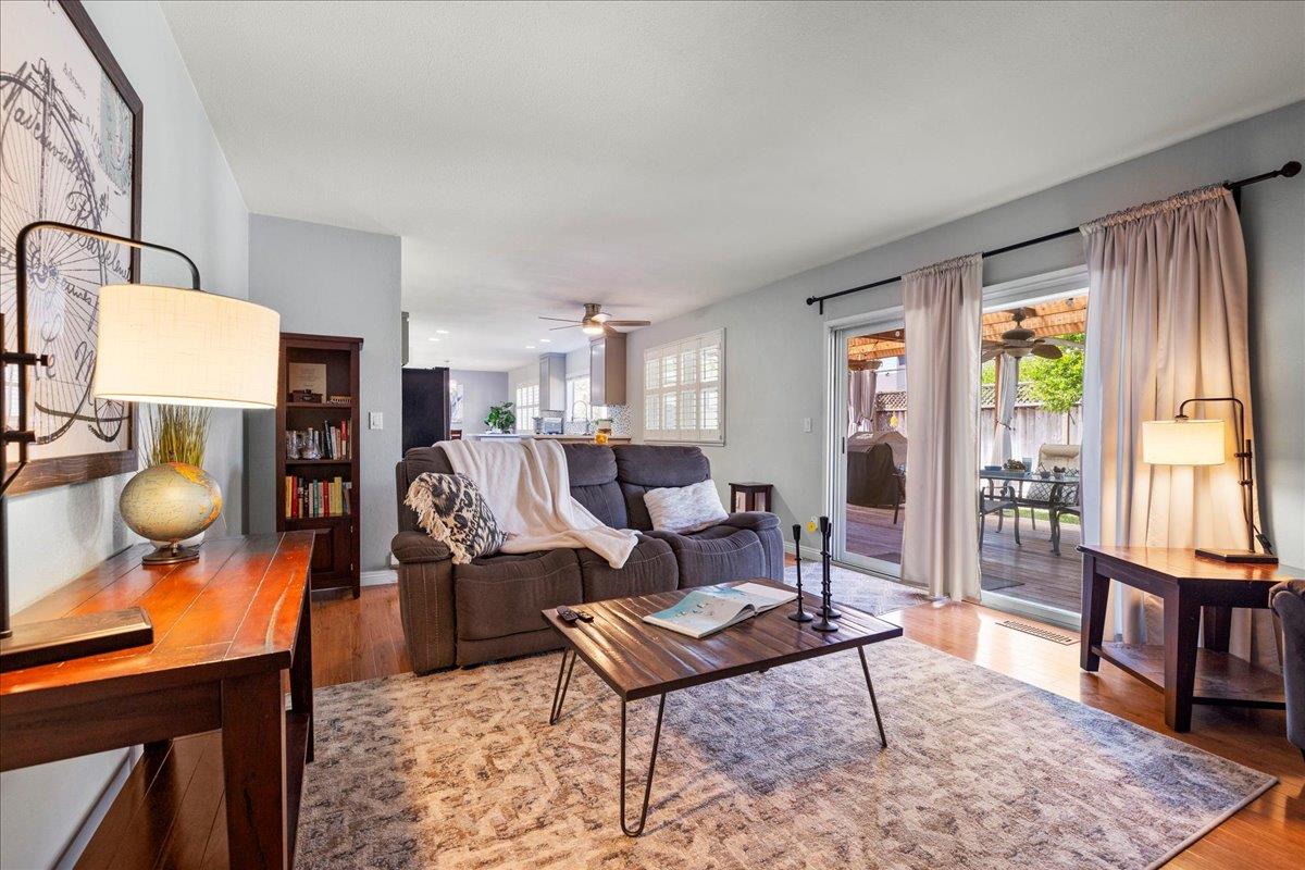 Detail Gallery Image 23 of 47 For 192 Castillon Way, San Jose,  CA 95119 - 5 Beds | 3 Baths