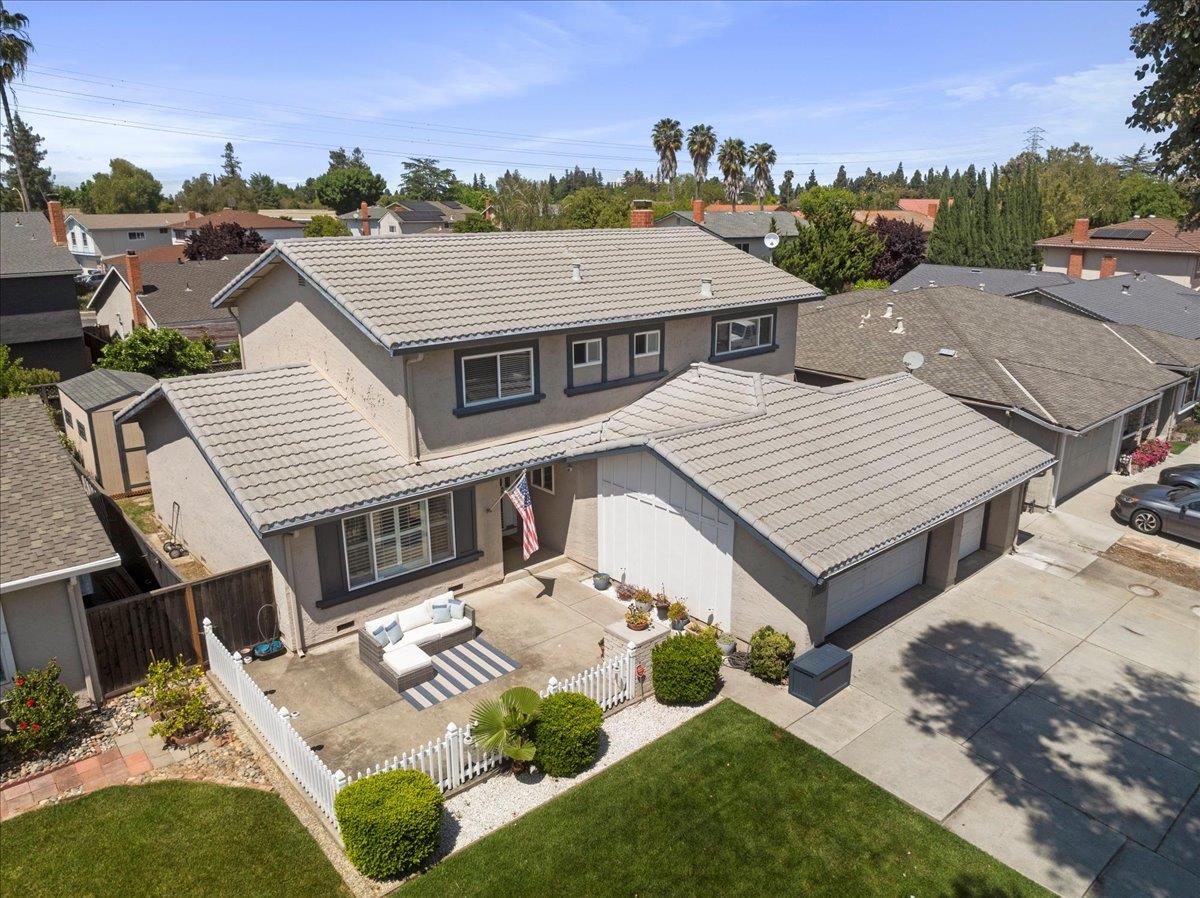 Detail Gallery Image 3 of 47 For 192 Castillon Way, San Jose,  CA 95119 - 5 Beds | 3 Baths