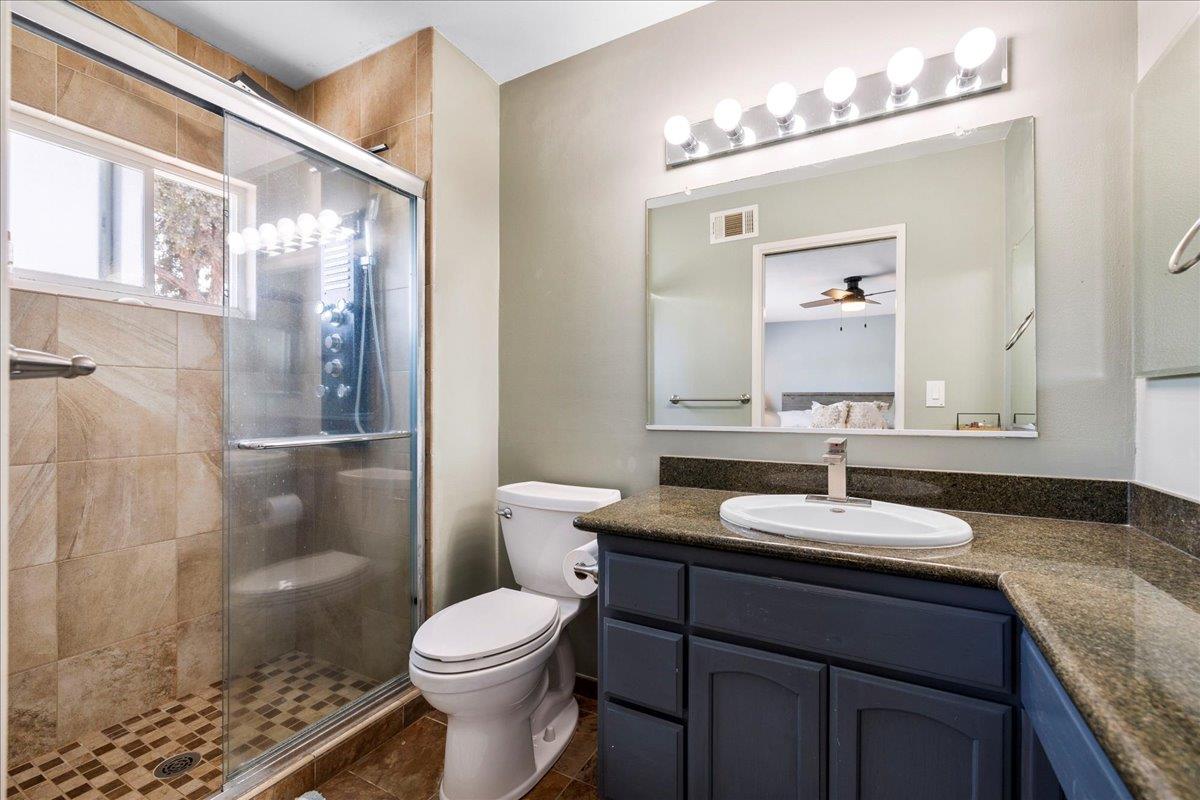 Detail Gallery Image 32 of 47 For 192 Castillon Way, San Jose,  CA 95119 - 5 Beds | 3 Baths