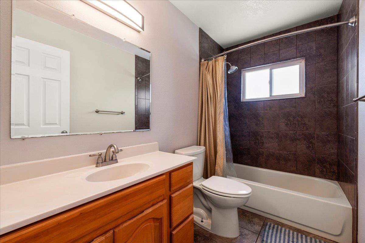 Detail Gallery Image 36 of 47 For 192 Castillon Way, San Jose,  CA 95119 - 5 Beds | 3 Baths