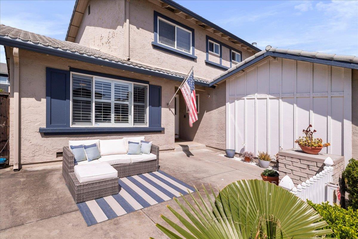 Detail Gallery Image 5 of 47 For 192 Castillon Way, San Jose,  CA 95119 - 5 Beds | 3 Baths