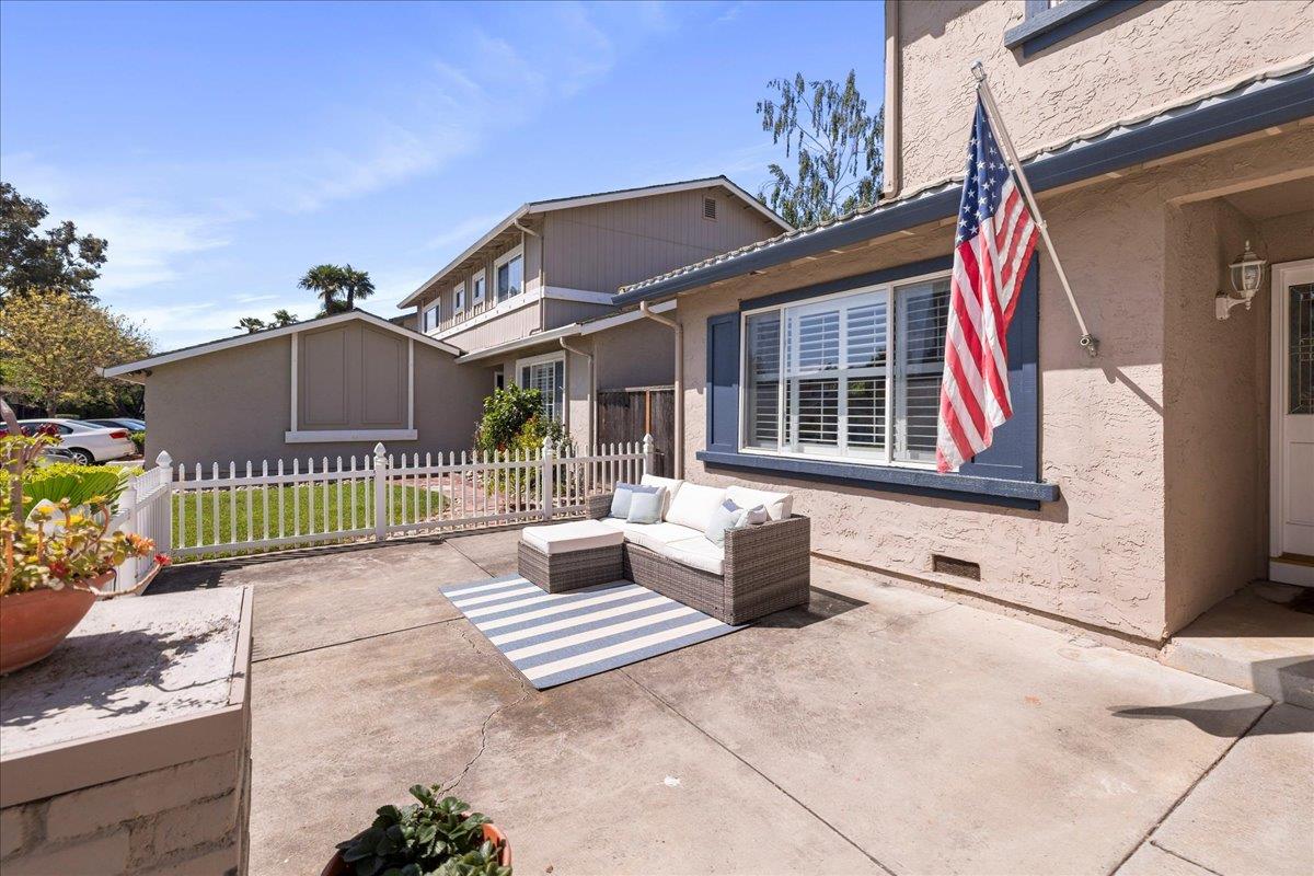 Detail Gallery Image 6 of 47 For 192 Castillon Way, San Jose,  CA 95119 - 5 Beds | 3 Baths