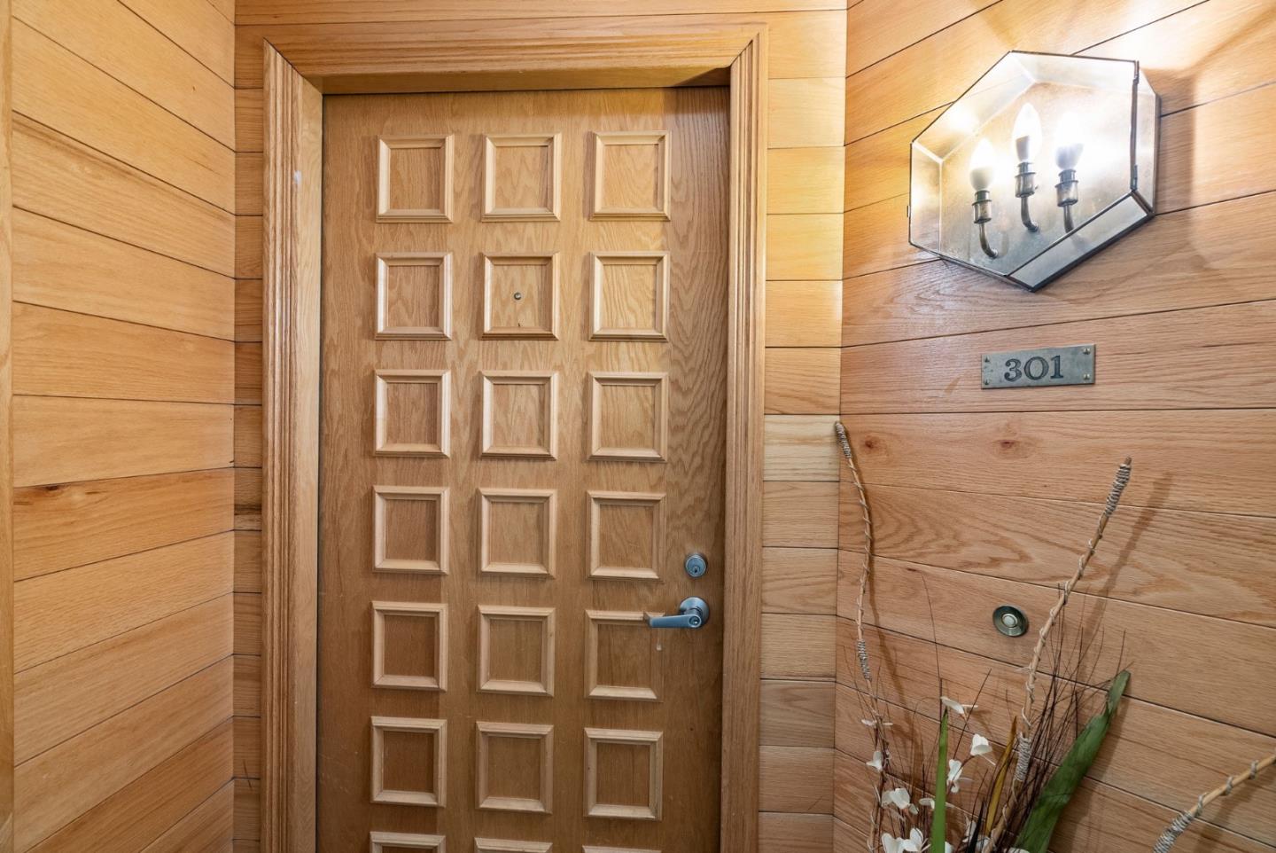 Detail Gallery Image 3 of 27 For 25930 Kay Ave #301,  Hayward,  CA 94545 - 2 Beds | 1/1 Baths