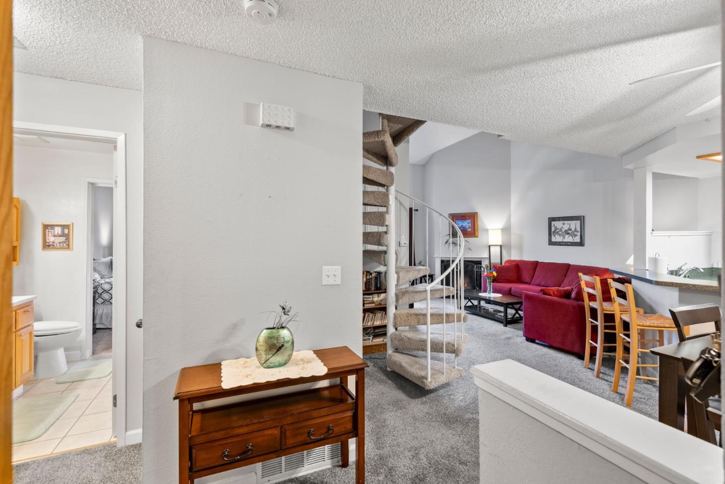 Detail Gallery Image 5 of 27 For 25930 Kay Ave #301,  Hayward,  CA 94545 - 2 Beds | 1/1 Baths
