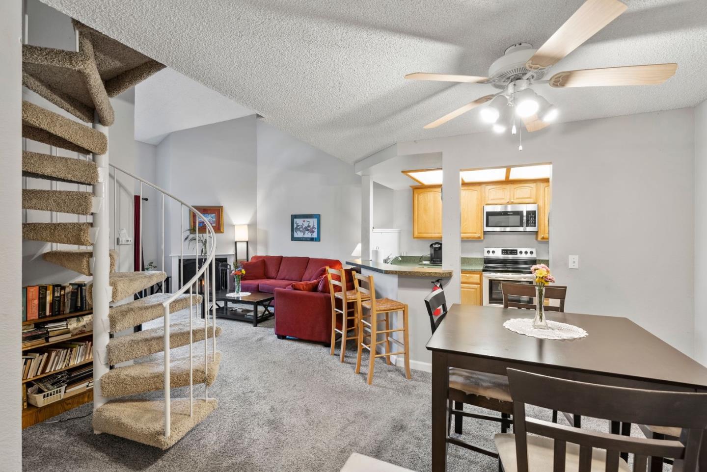 Detail Gallery Image 6 of 27 For 25930 Kay Ave #301,  Hayward,  CA 94545 - 2 Beds | 1/1 Baths