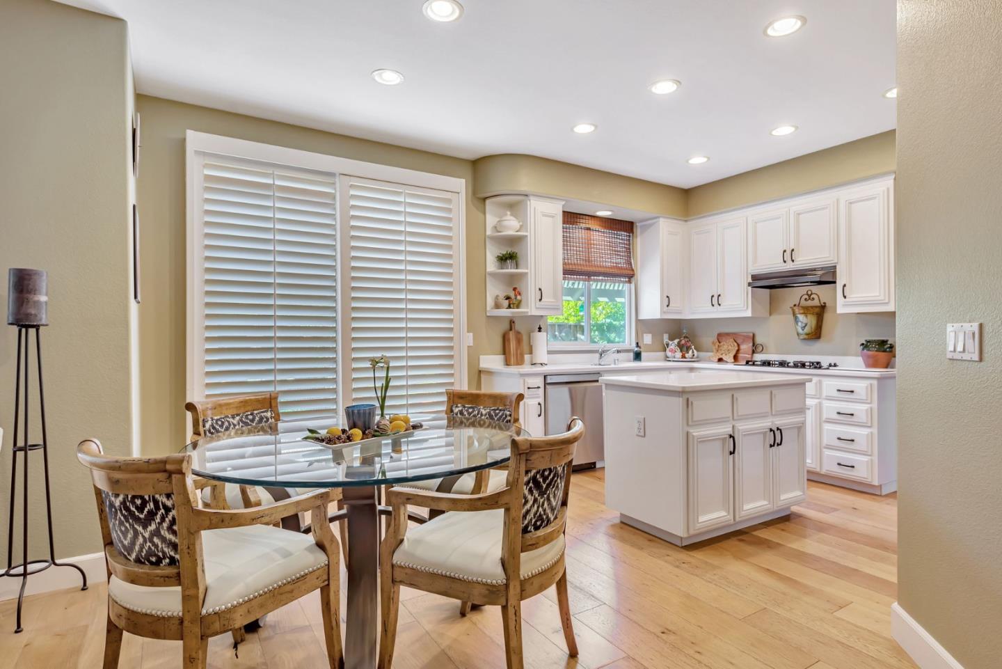 Detail Gallery Image 12 of 23 For 1584 via Campo Verde, San Jose,  CA 95120 - 5 Beds | 3 Baths