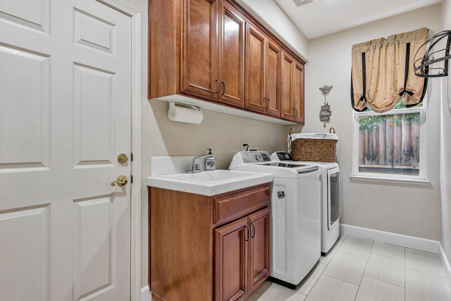 Detail Gallery Image 21 of 23 For 1584 via Campo Verde, San Jose,  CA 95120 - 5 Beds | 3 Baths