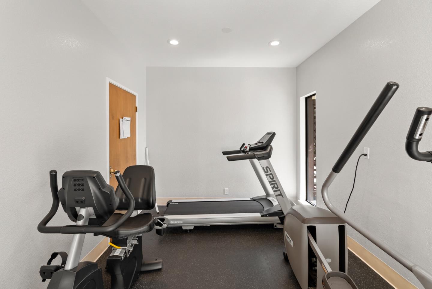 Detail Gallery Image 17 of 23 For 22012 Sevilla Rd #109,  Hayward,  CA 94541 - 2 Beds | 2 Baths