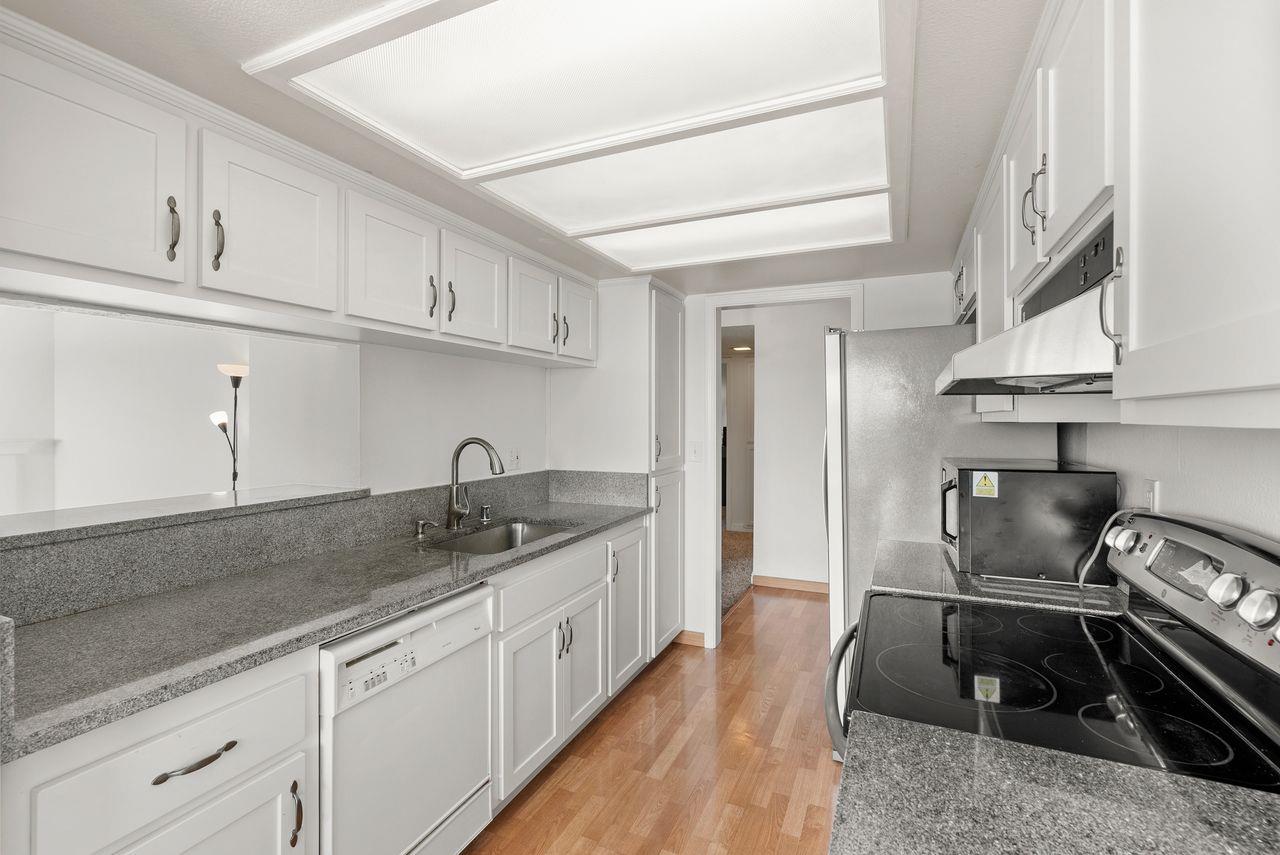 Detail Gallery Image 6 of 23 For 22012 Sevilla Rd #109,  Hayward,  CA 94541 - 2 Beds | 2 Baths