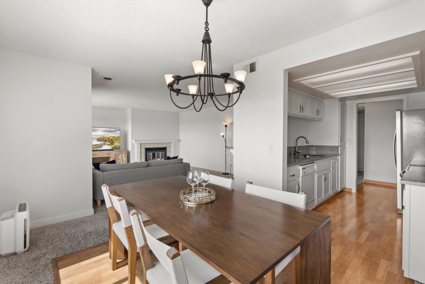Detail Gallery Image 8 of 23 For 22012 Sevilla Rd #109,  Hayward,  CA 94541 - 2 Beds | 2 Baths