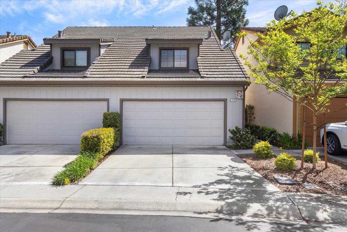 Detail Gallery Image 2 of 23 For 1245 Weibel Way, San Jose,  CA 95125 - 2 Beds | 2/1 Baths