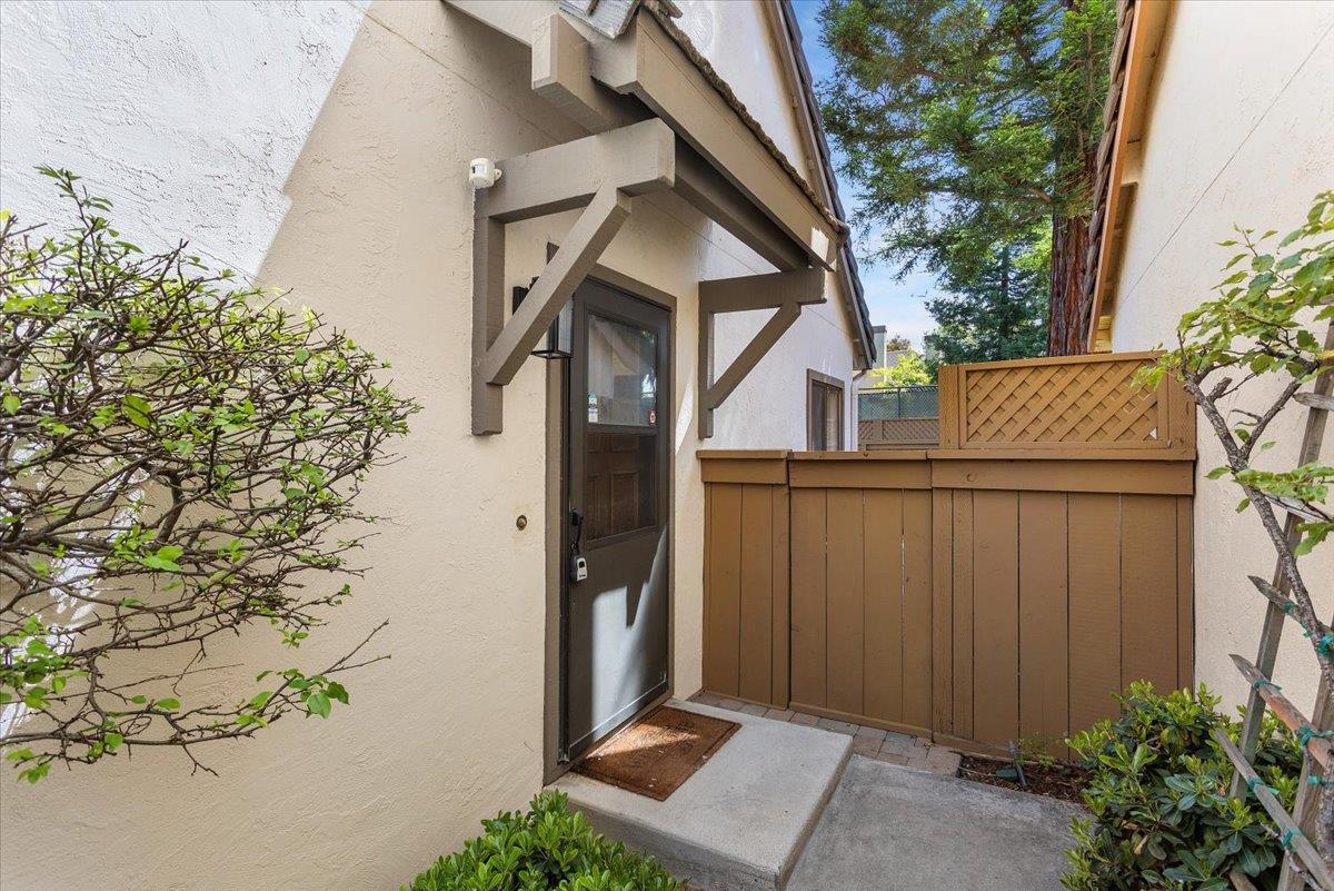 Detail Gallery Image 4 of 23 For 1245 Weibel Way, San Jose,  CA 95125 - 2 Beds | 2/1 Baths