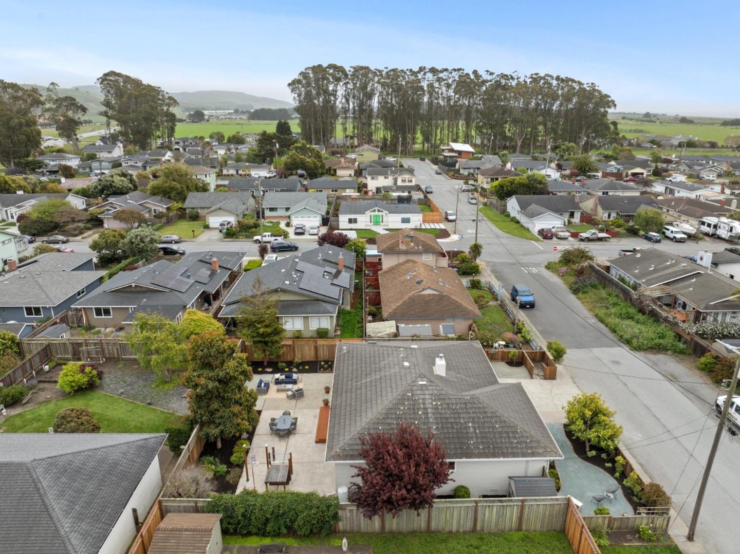 Detail Gallery Image 33 of 37 For 907 Third Ave, Half Moon Bay,  CA 94019 - 3 Beds | 2 Baths