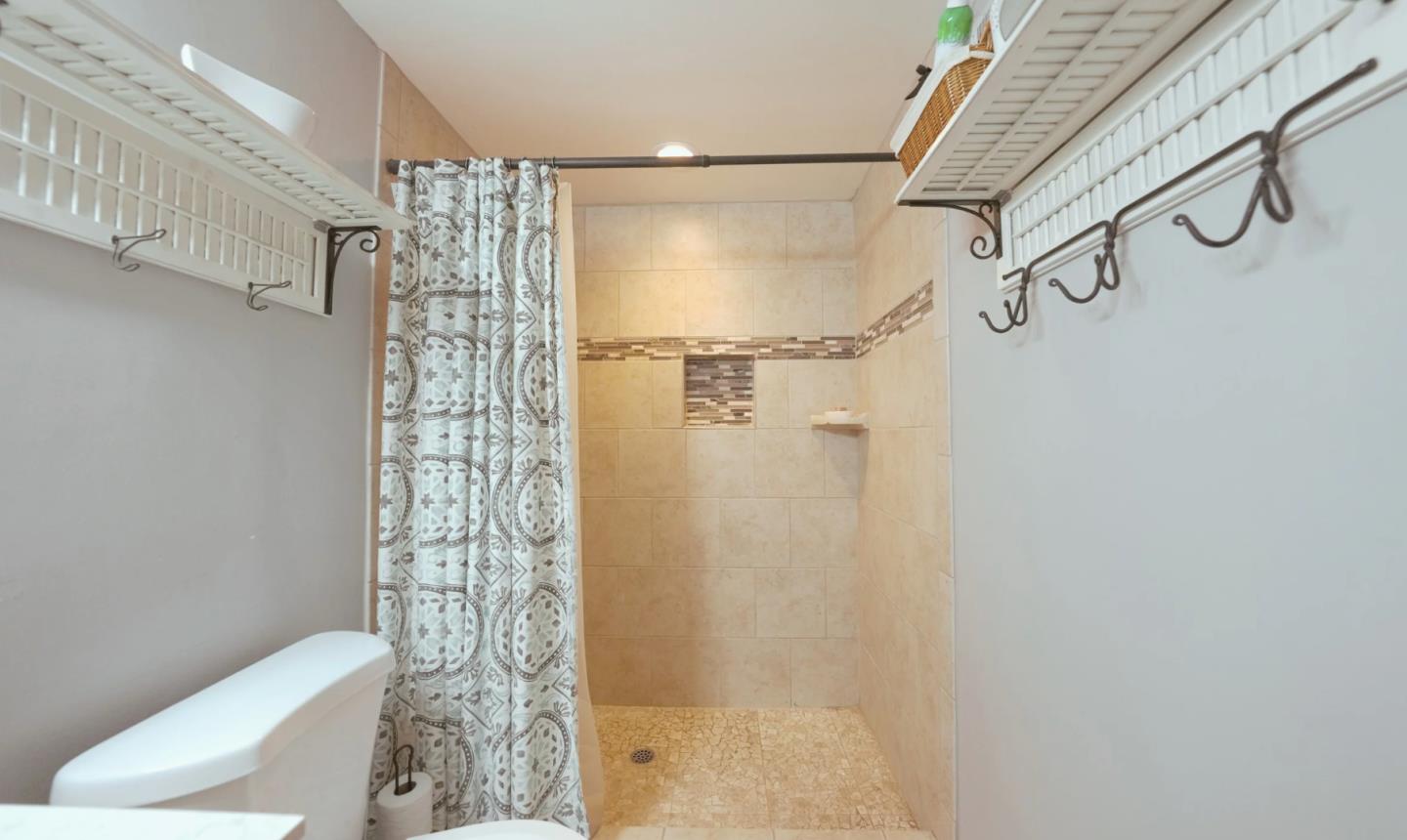 Detail Gallery Image 34 of 48 For 2280 Zoria Cir, San Jose,  CA 95131 - 4 Beds | 2 Baths