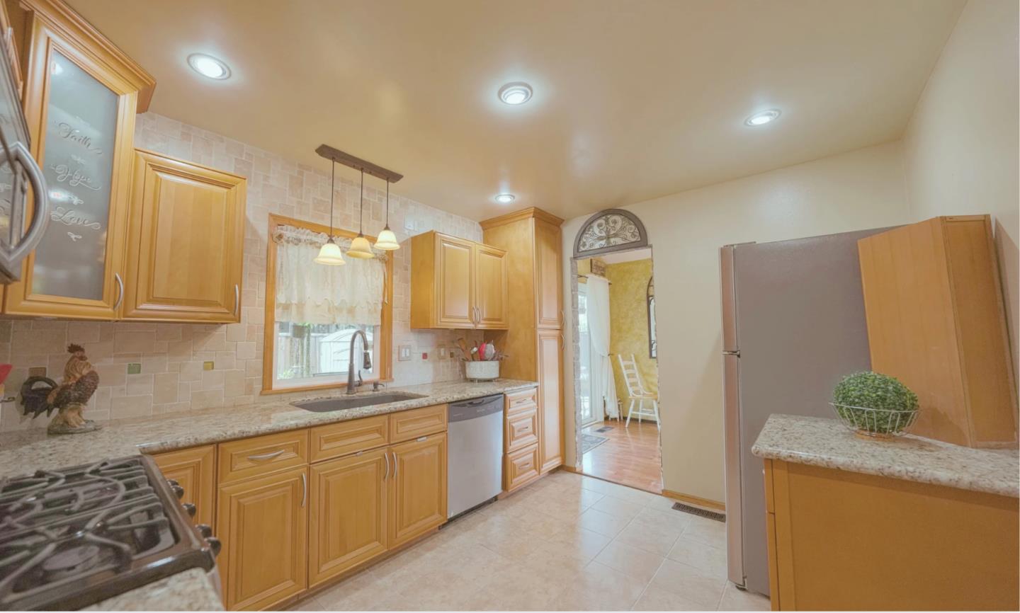 Detail Gallery Image 6 of 48 For 2280 Zoria Cir, San Jose,  CA 95131 - 4 Beds | 2 Baths