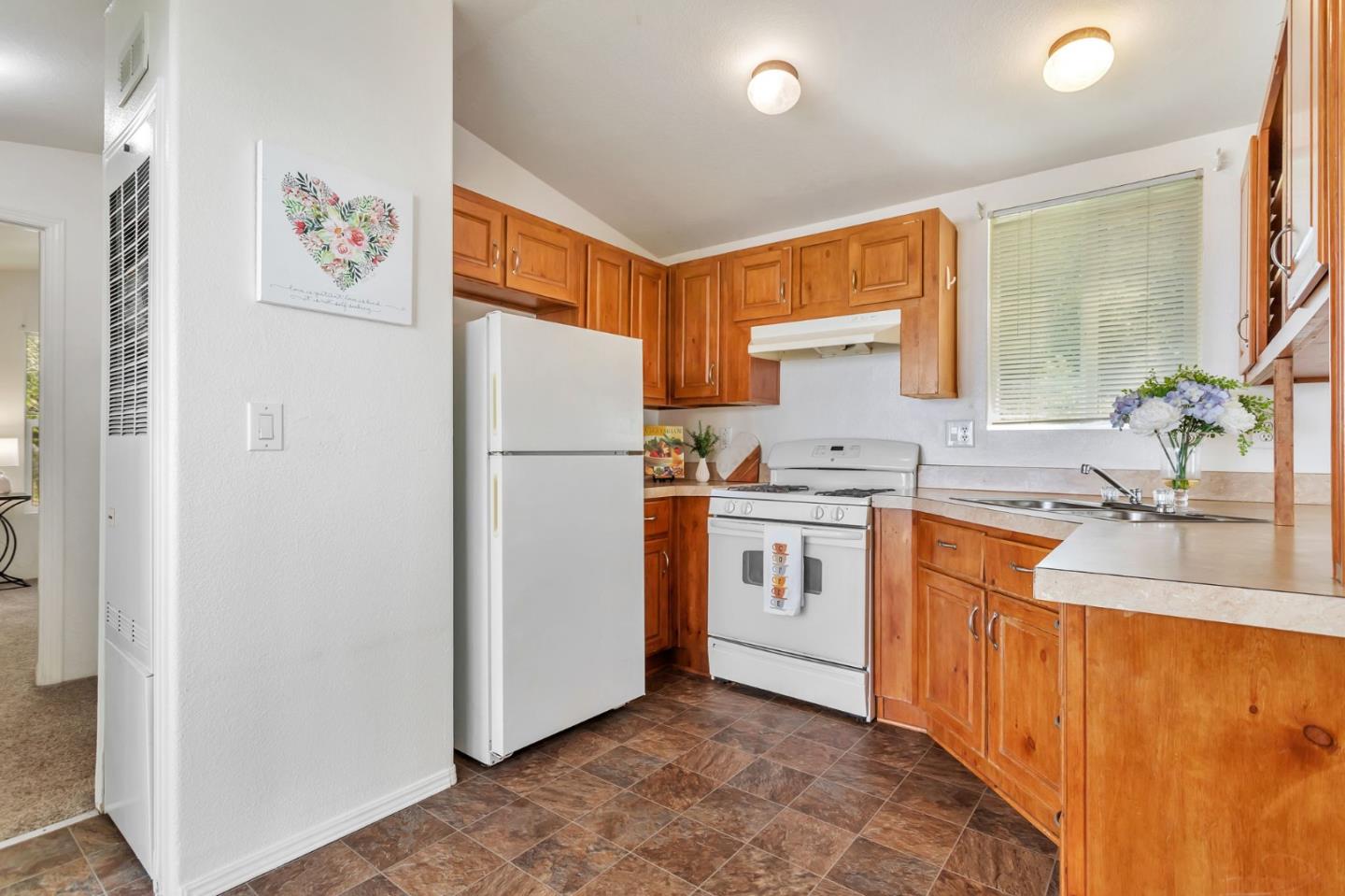 Detail Gallery Image 9 of 40 For 265 Brown Gables Rd #18,  Ben Lomond,  CA 95005 - 1 Beds | 1 Baths