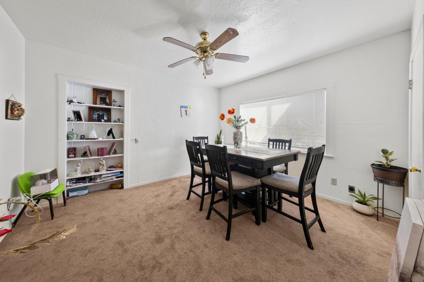 Detail Gallery Image 9 of 16 For 586 Monterey Rd, Morgan Hill,  CA 95037 - 3 Beds | 1 Baths