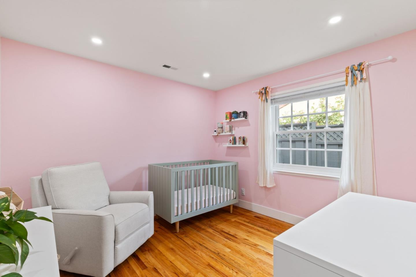 Detail Gallery Image 10 of 44 For 717 Elm St, San Jose,  CA 95126 - 3 Beds | 1/1 Baths