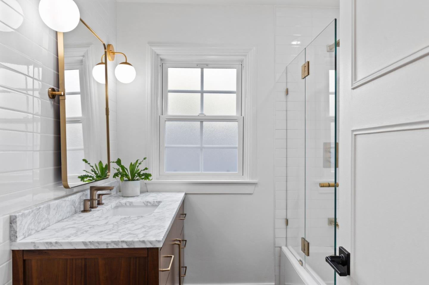Detail Gallery Image 11 of 44 For 717 Elm St, San Jose,  CA 95126 - 3 Beds | 1/1 Baths