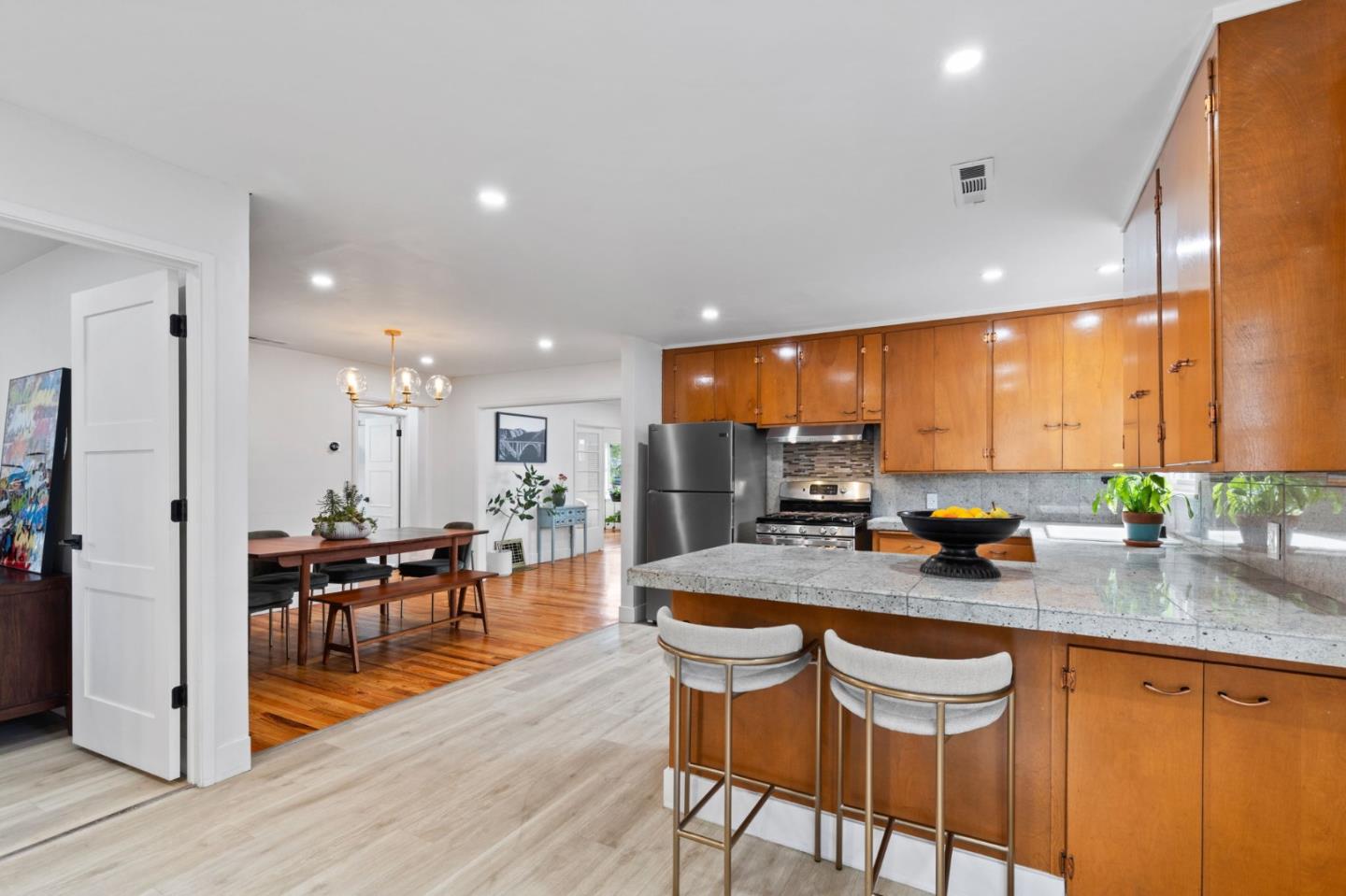 Detail Gallery Image 16 of 44 For 717 Elm St, San Jose,  CA 95126 - 3 Beds | 1/1 Baths