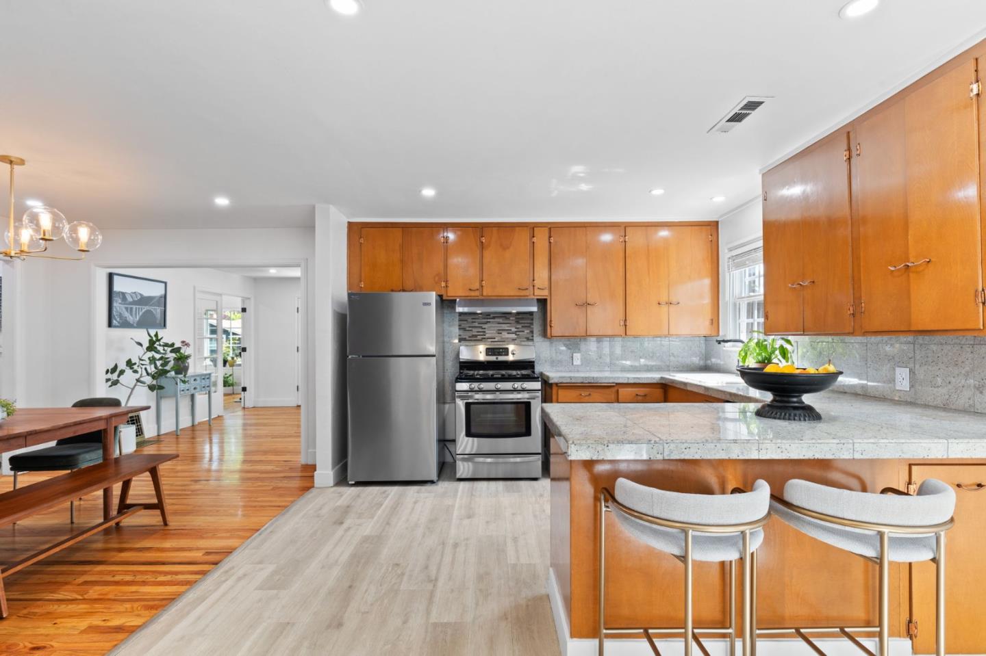 Detail Gallery Image 17 of 44 For 717 Elm St, San Jose,  CA 95126 - 3 Beds | 1/1 Baths
