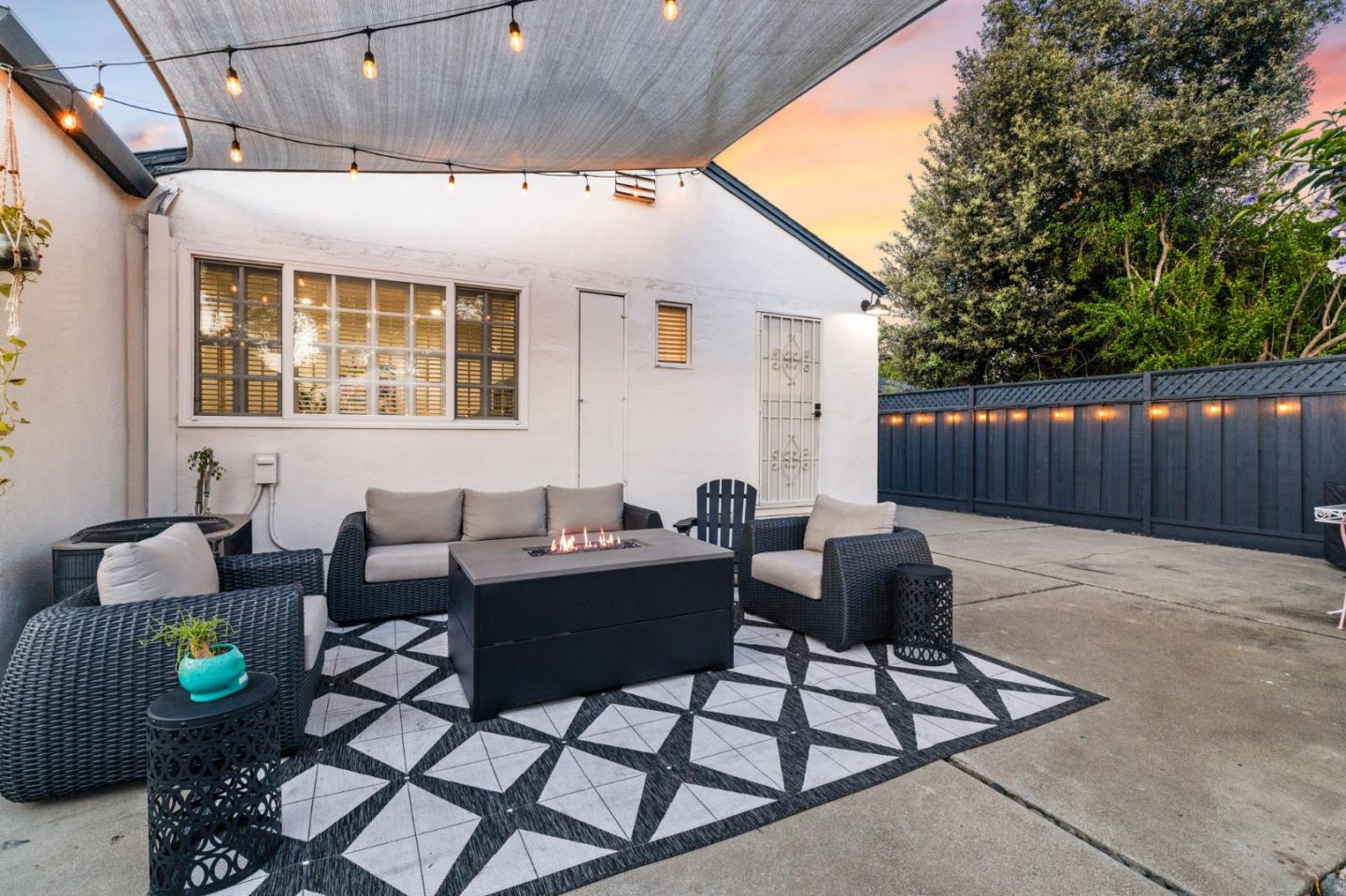 Detail Gallery Image 33 of 44 For 717 Elm St, San Jose,  CA 95126 - 3 Beds | 1/1 Baths
