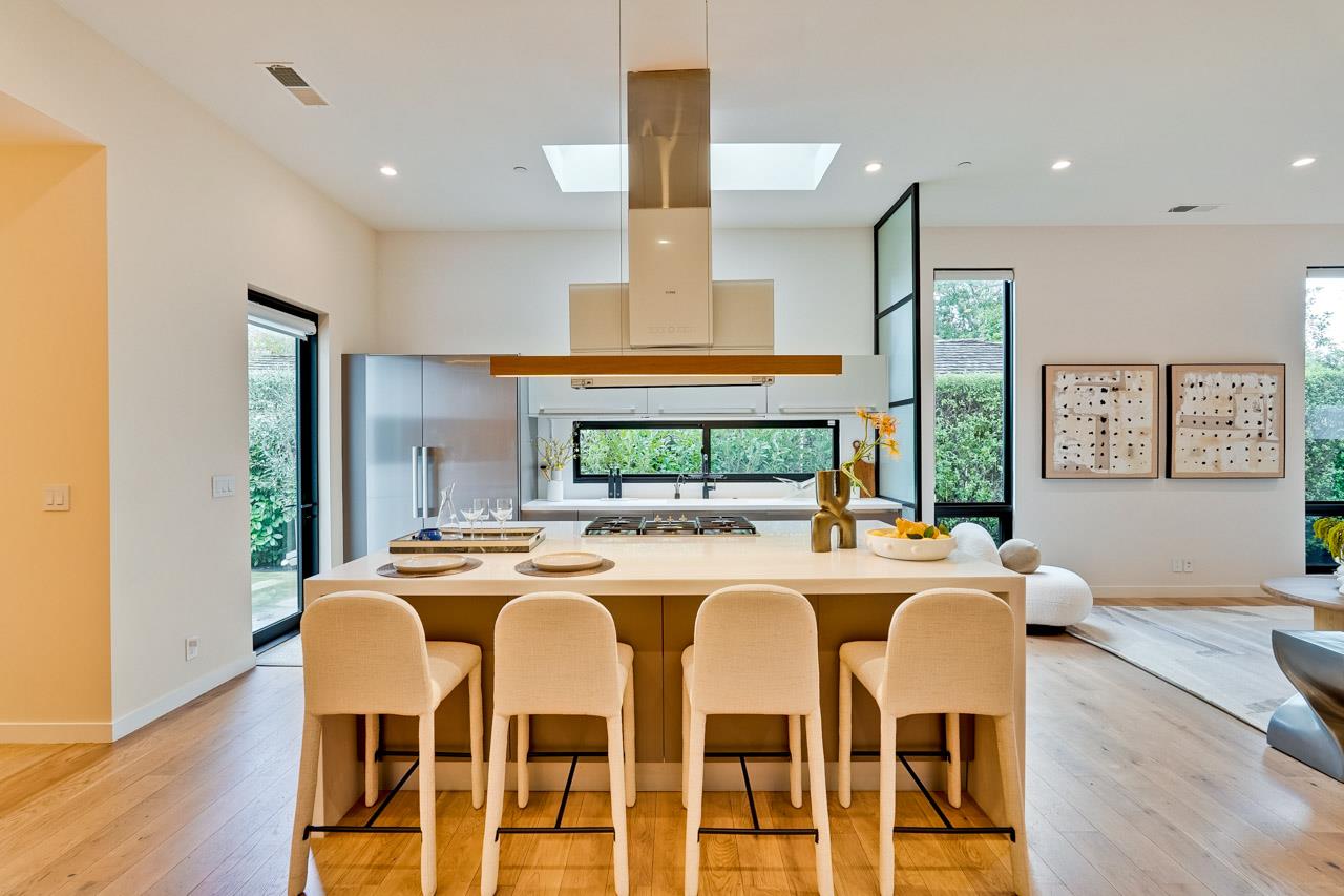Detail Gallery Image 13 of 61 For 775 Garland Dr, Palo Alto,  CA 94303 - 4 Beds | 3 Baths