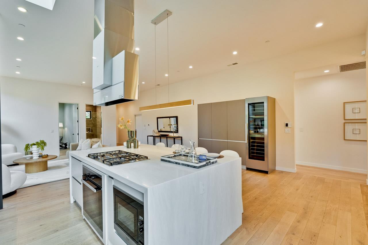 Detail Gallery Image 14 of 61 For 775 Garland Dr, Palo Alto,  CA 94303 - 4 Beds | 3 Baths