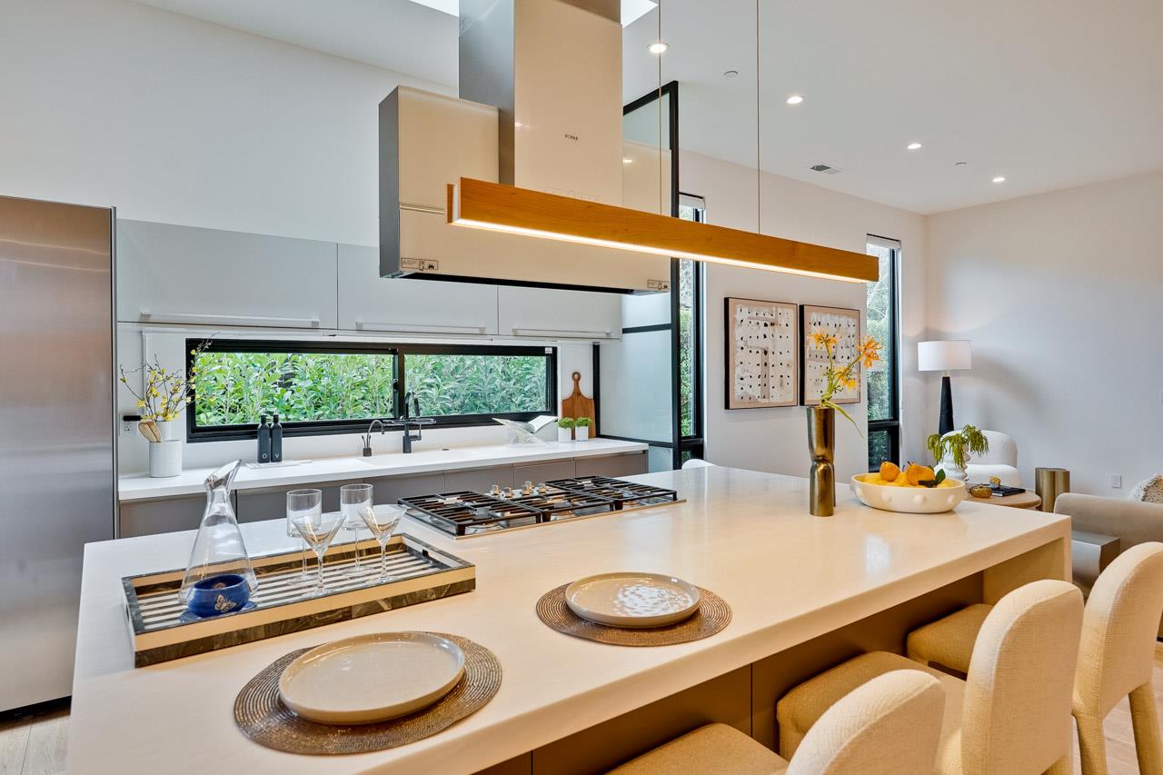 Detail Gallery Image 17 of 61 For 775 Garland Dr, Palo Alto,  CA 94303 - 4 Beds | 3 Baths