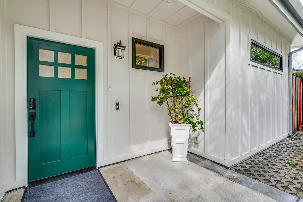 Detail Gallery Image 4 of 61 For 775 Garland Dr, Palo Alto,  CA 94303 - 4 Beds | 3 Baths