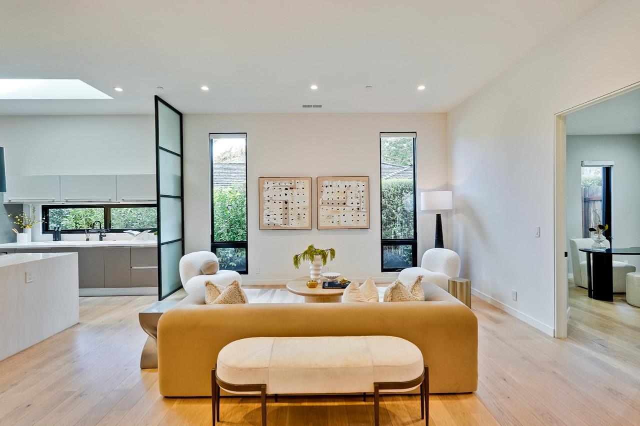 Detail Gallery Image 6 of 61 For 775 Garland Dr, Palo Alto,  CA 94303 - 4 Beds | 3 Baths
