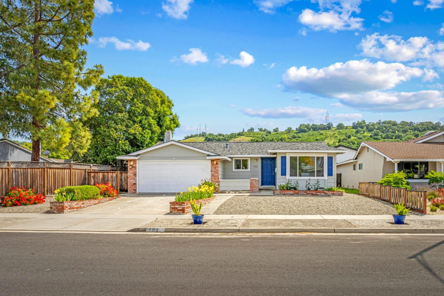 Detail Gallery Image 1 of 46 For 702 Cree Dr, San Jose,  CA 95123 - 4 Beds | 2 Baths