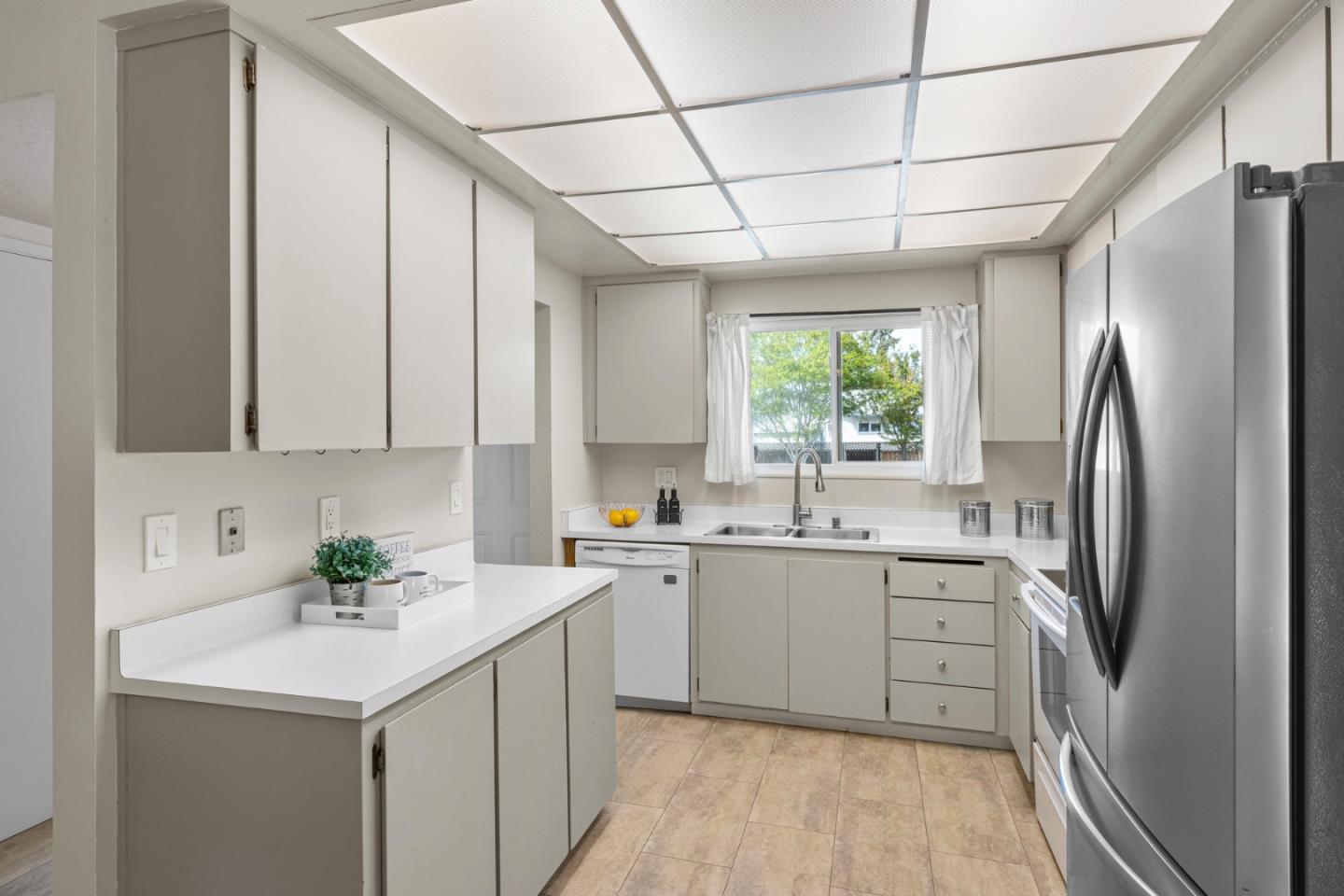 Detail Gallery Image 14 of 46 For 702 Cree Dr, San Jose,  CA 95123 - 4 Beds | 2 Baths