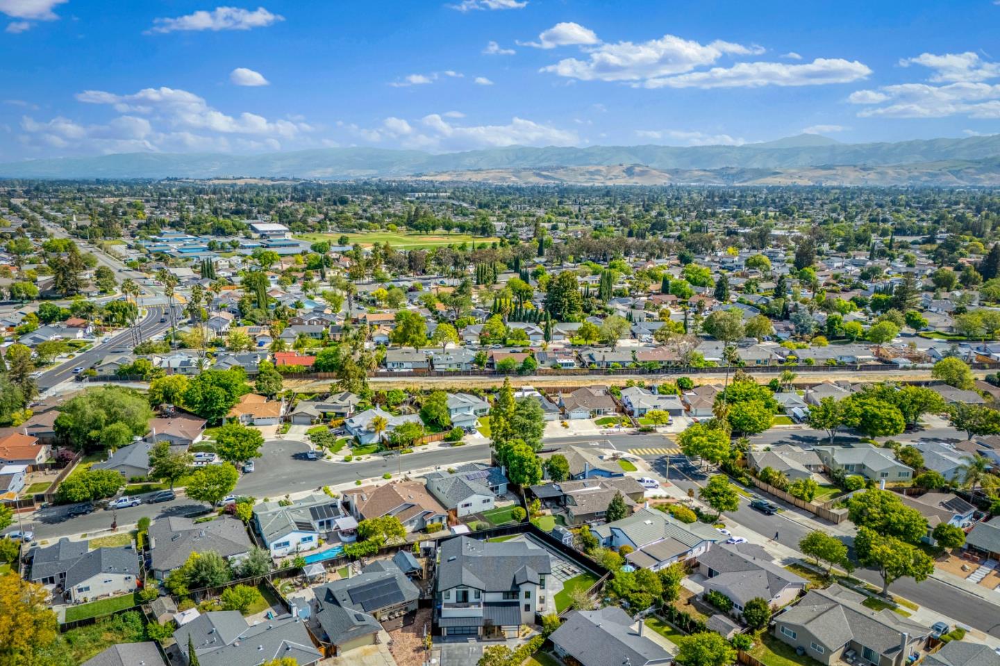 Detail Gallery Image 42 of 46 For 702 Cree Dr, San Jose,  CA 95123 - 4 Beds | 2 Baths