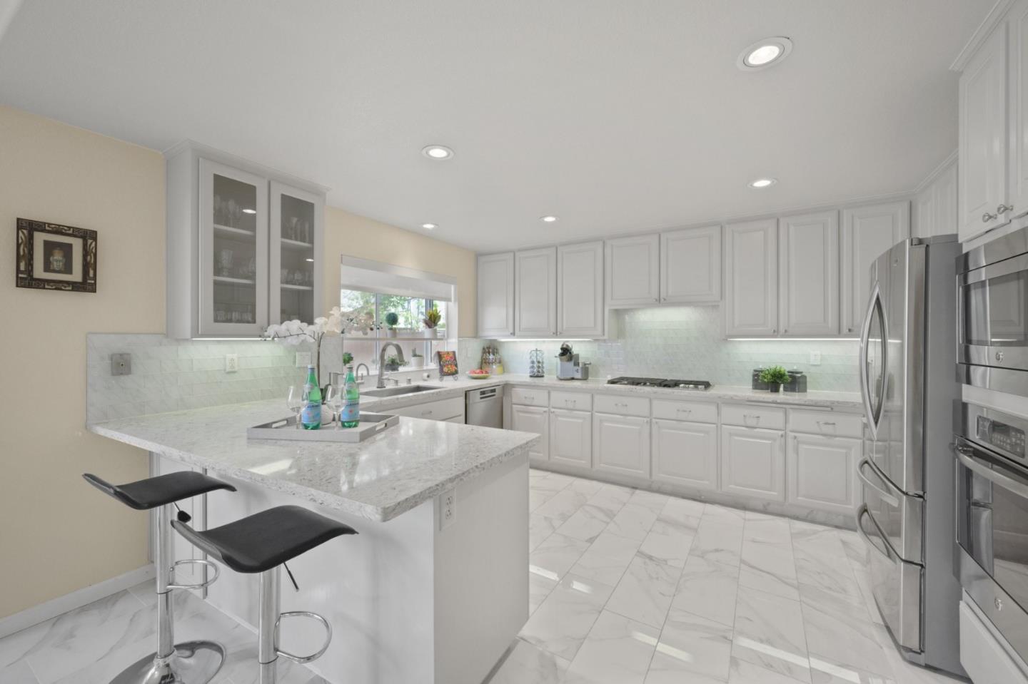 Detail Gallery Image 13 of 76 For 1252 Montcourse Ln, San Jose,  CA 95131 - 4 Beds | 2/1 Baths