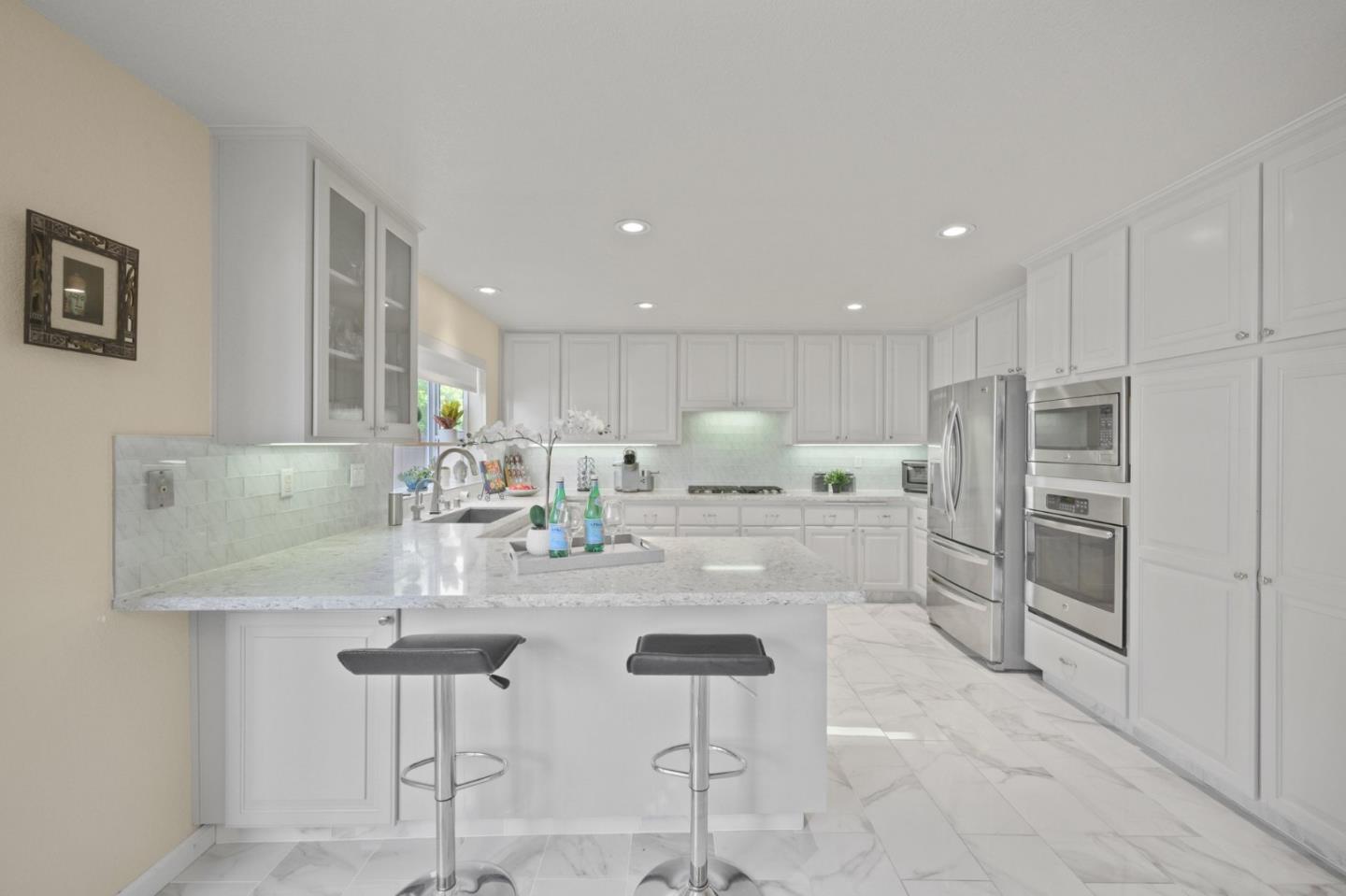 Detail Gallery Image 14 of 76 For 1252 Montcourse Ln, San Jose,  CA 95131 - 4 Beds | 2/1 Baths