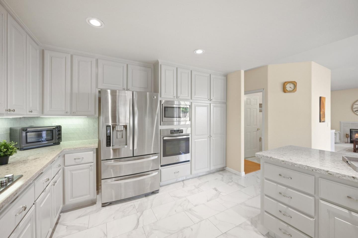 Detail Gallery Image 19 of 76 For 1252 Montcourse Ln, San Jose,  CA 95131 - 4 Beds | 2/1 Baths