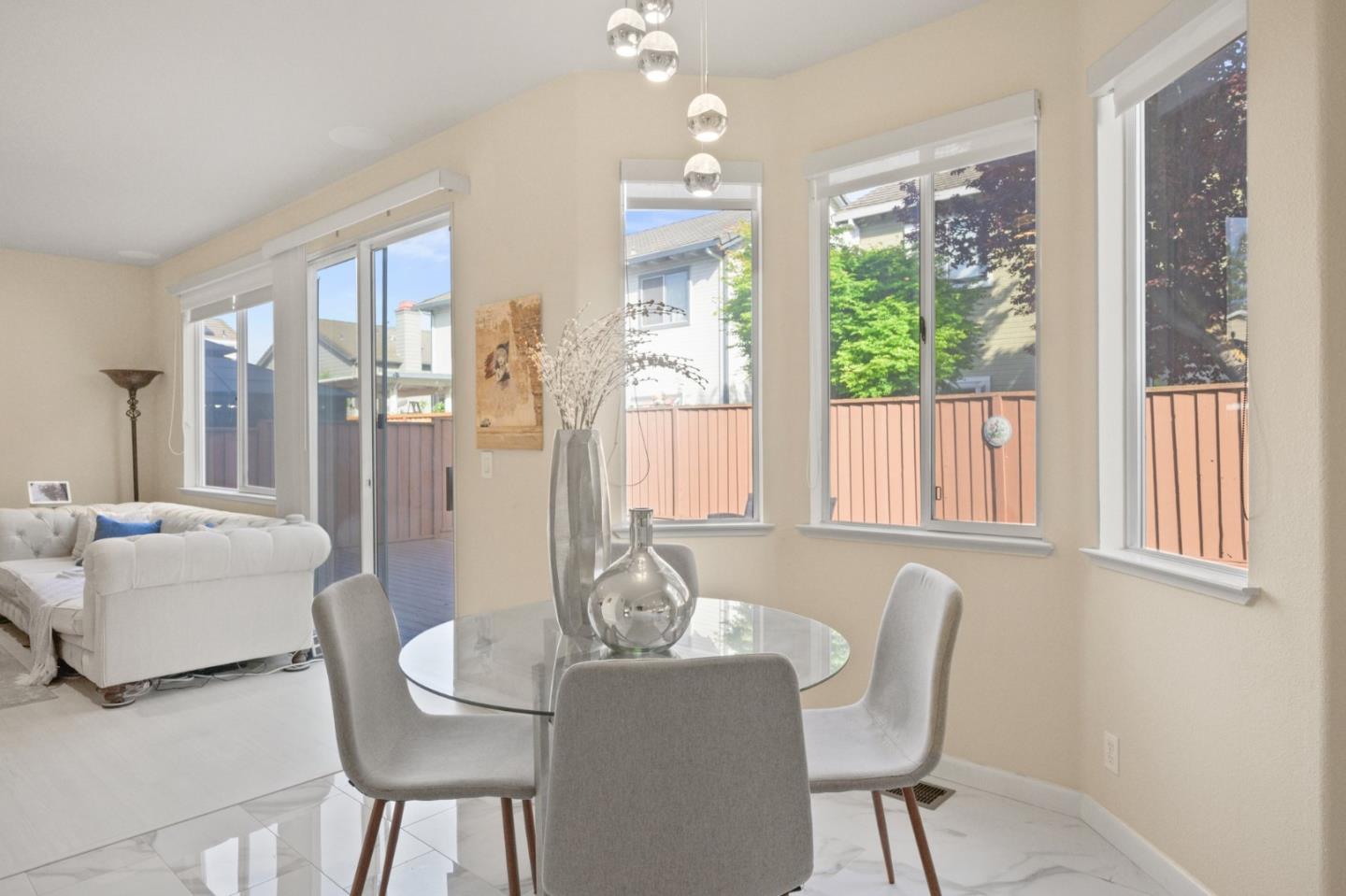 Detail Gallery Image 21 of 76 For 1252 Montcourse Ln, San Jose,  CA 95131 - 4 Beds | 2/1 Baths
