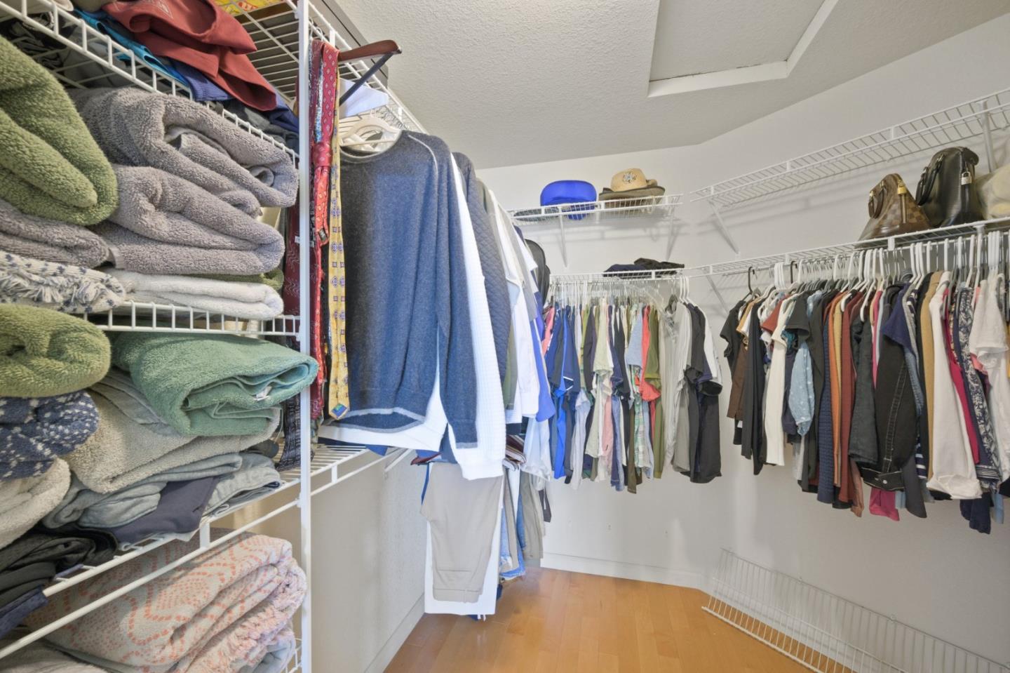 Detail Gallery Image 37 of 76 For 1252 Montcourse Ln, San Jose,  CA 95131 - 4 Beds | 2/1 Baths