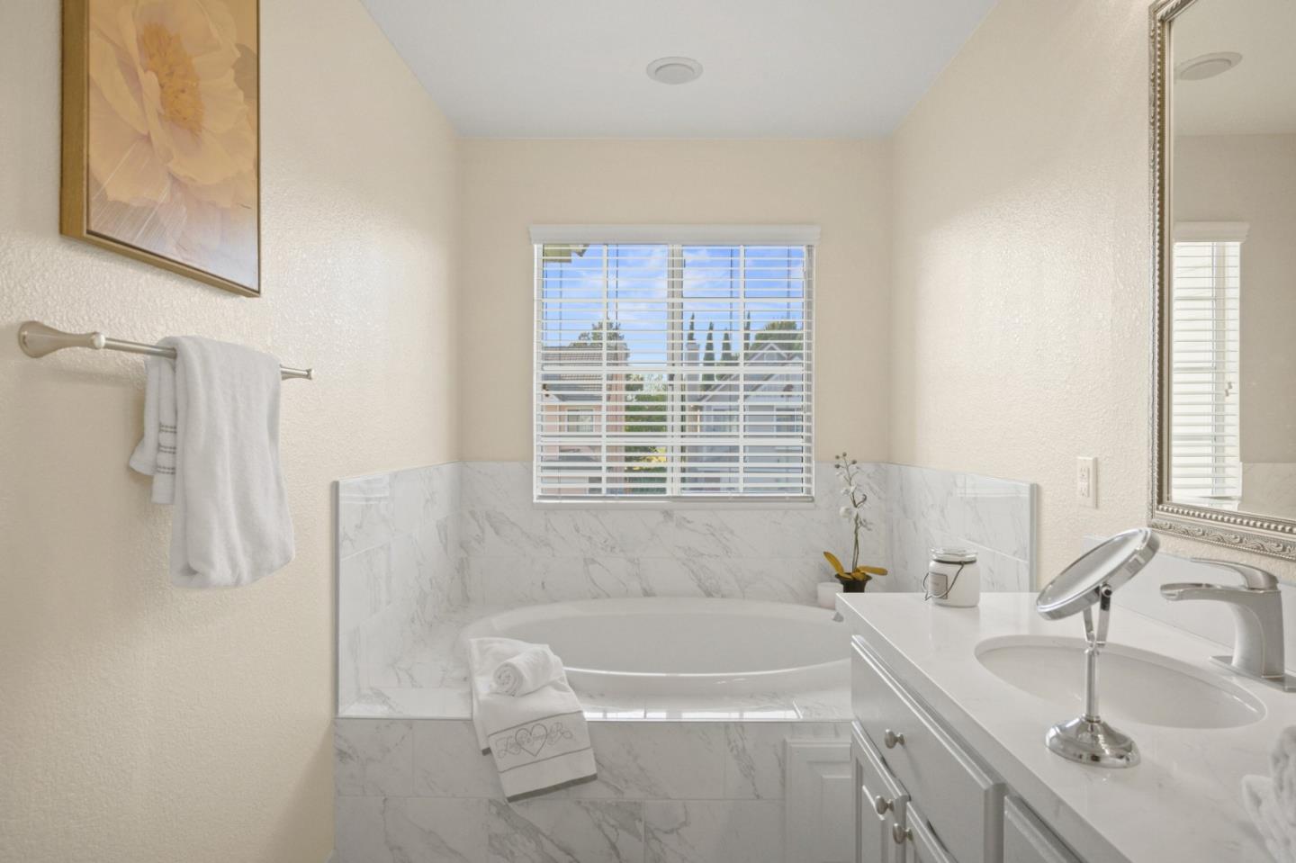 Detail Gallery Image 46 of 76 For 1252 Montcourse Ln, San Jose,  CA 95131 - 4 Beds | 2/1 Baths