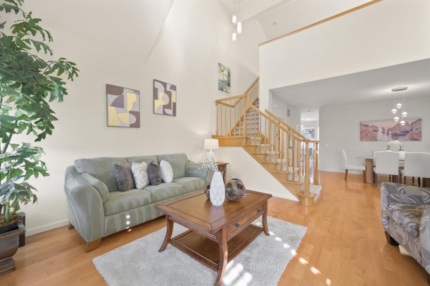 Detail Gallery Image 8 of 76 For 1252 Montcourse Ln, San Jose,  CA 95131 - 4 Beds | 2/1 Baths