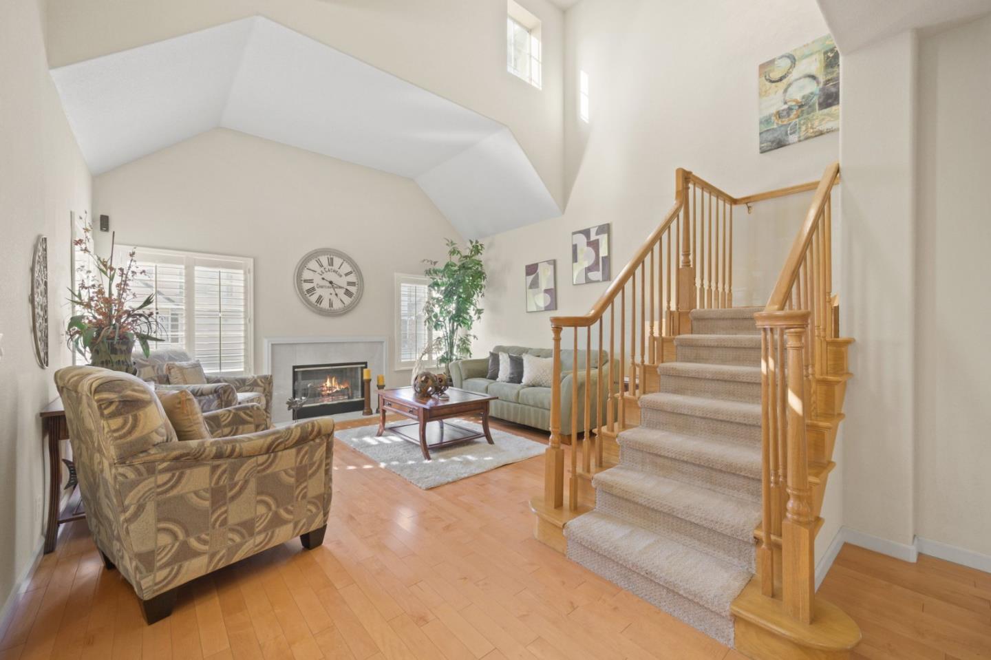 Detail Gallery Image 9 of 76 For 1252 Montcourse Ln, San Jose,  CA 95131 - 4 Beds | 2/1 Baths