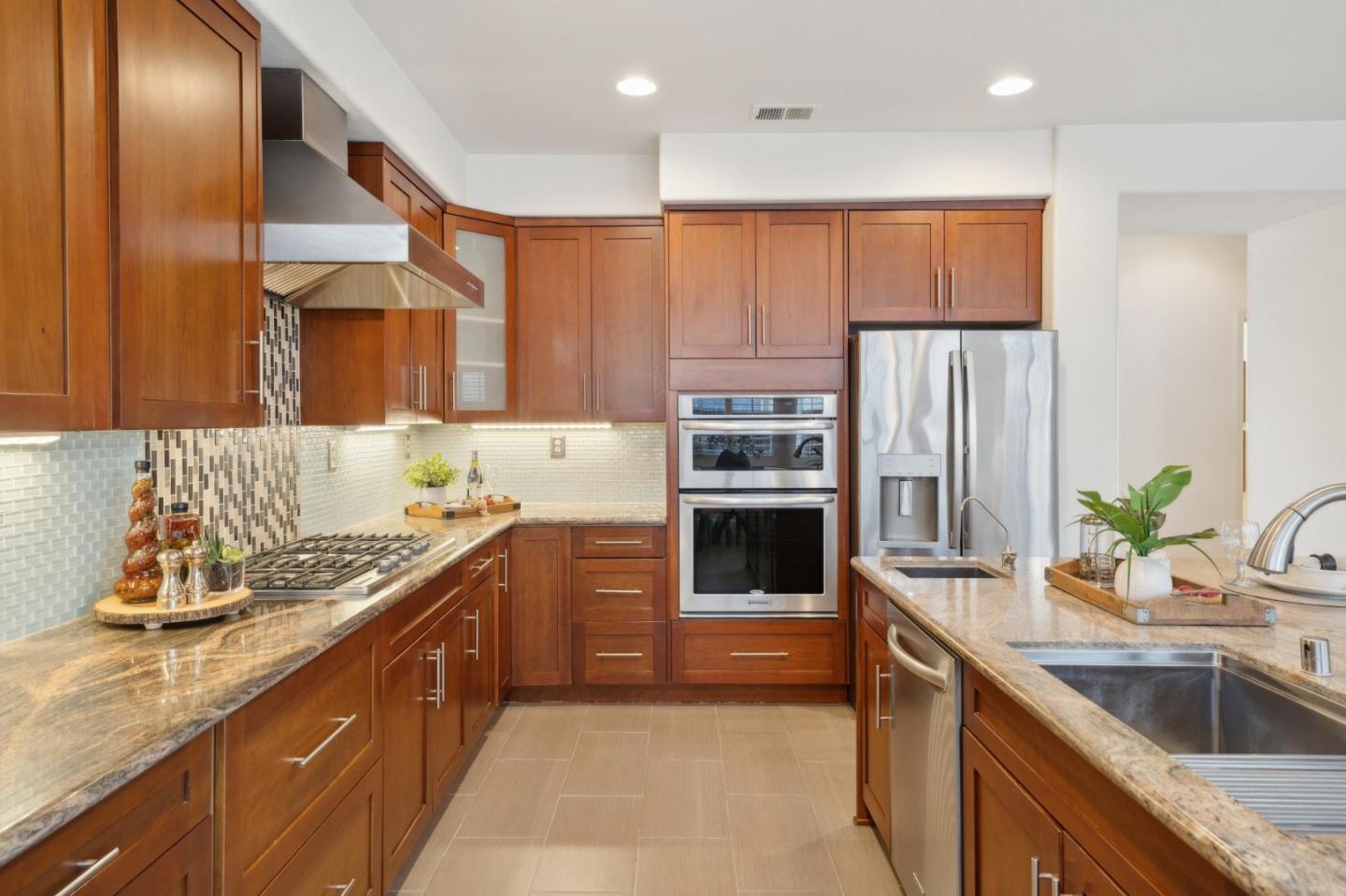 Detail Gallery Image 10 of 54 For 5931 Pala Mesa Dr, San Jose,  CA 95123 - 4 Beds | 4 Baths