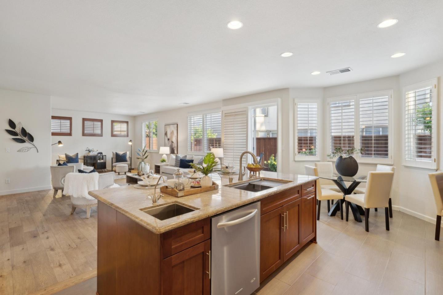 Detail Gallery Image 11 of 54 For 5931 Pala Mesa Dr, San Jose,  CA 95123 - 4 Beds | 4 Baths